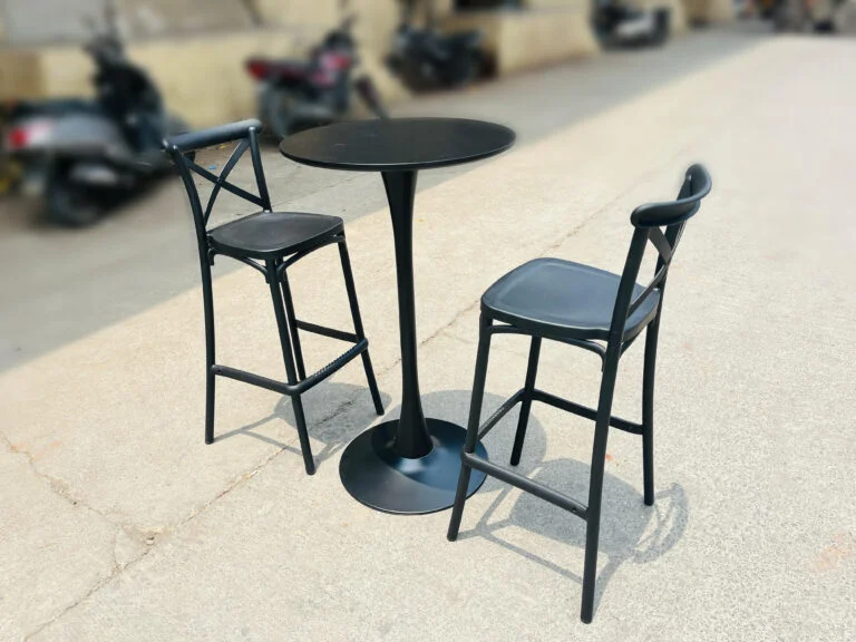 Cocktail Table - Black Setup