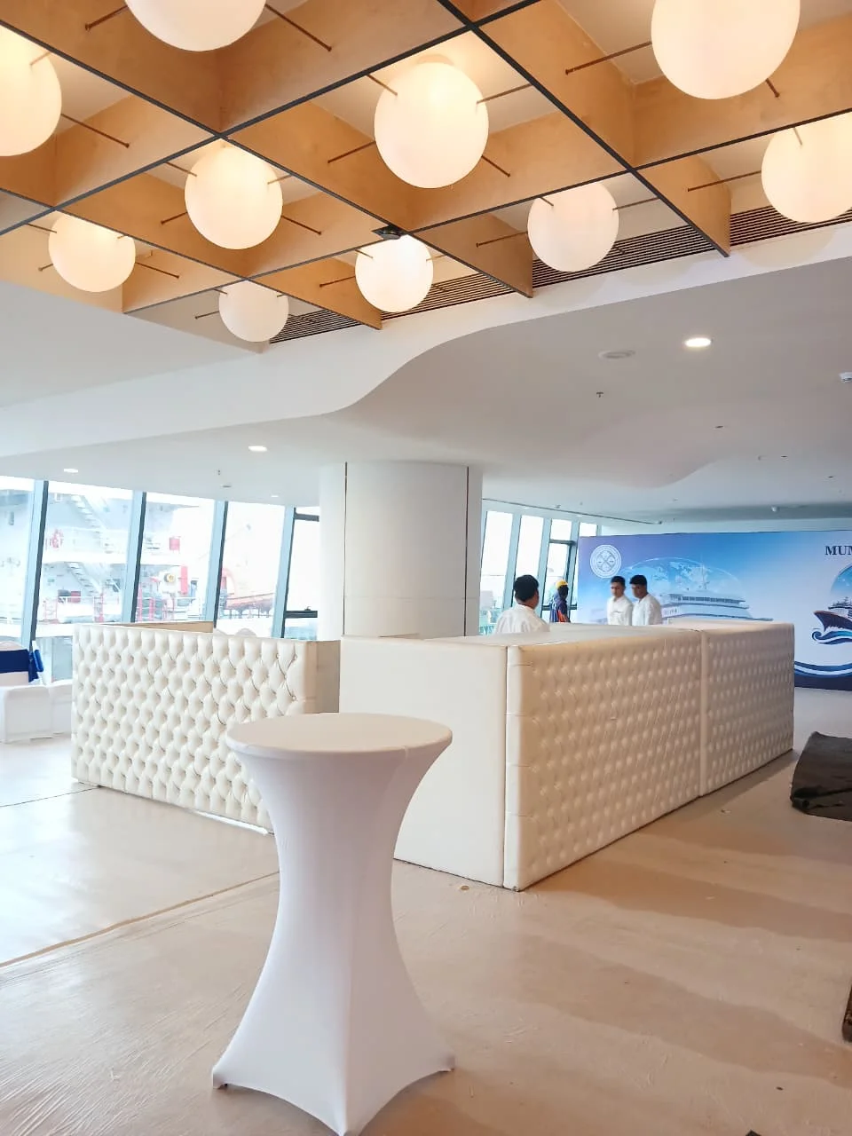 Leather Bar Counter - White Setup