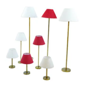 Red lamps